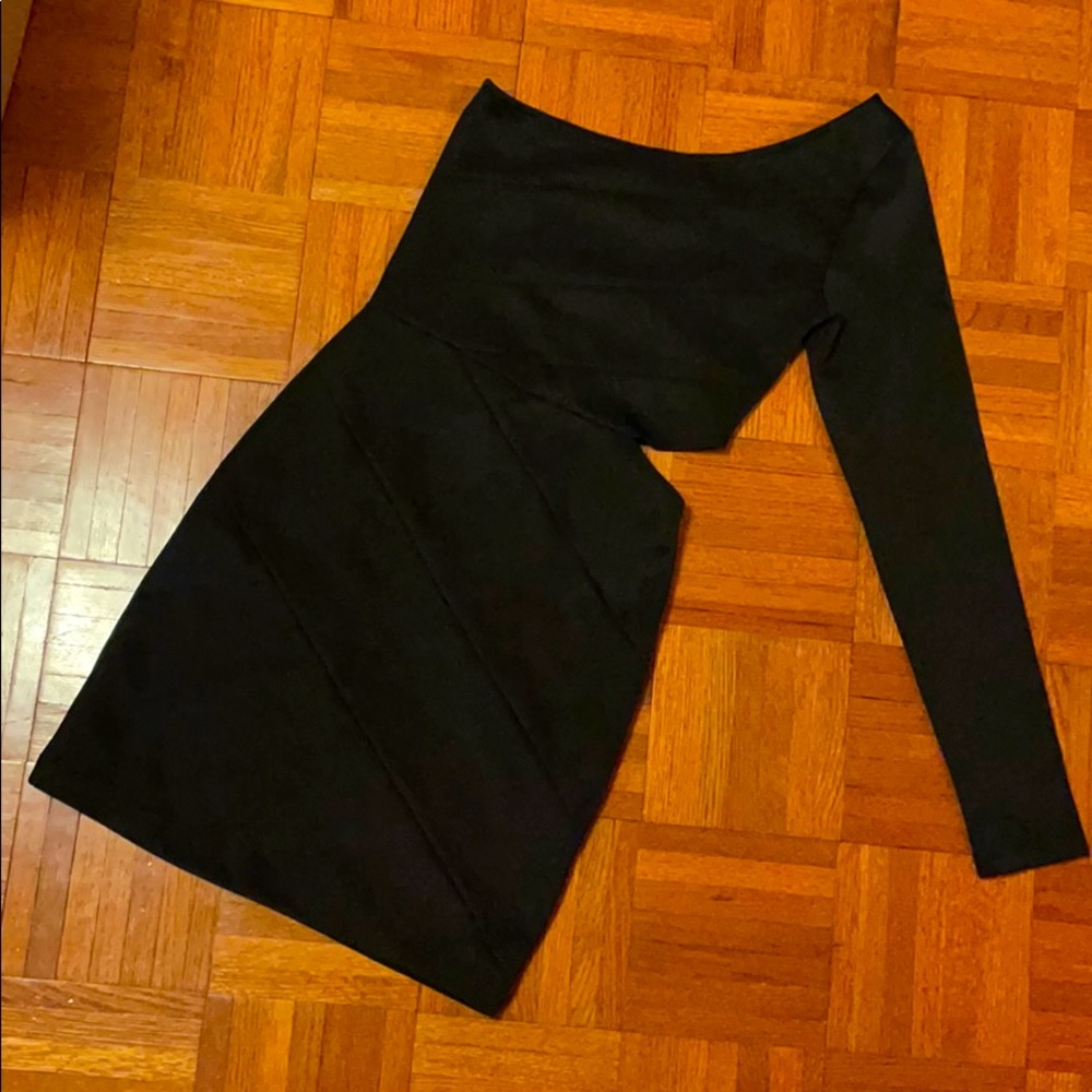 Black cutout one sleeved bodycon dress